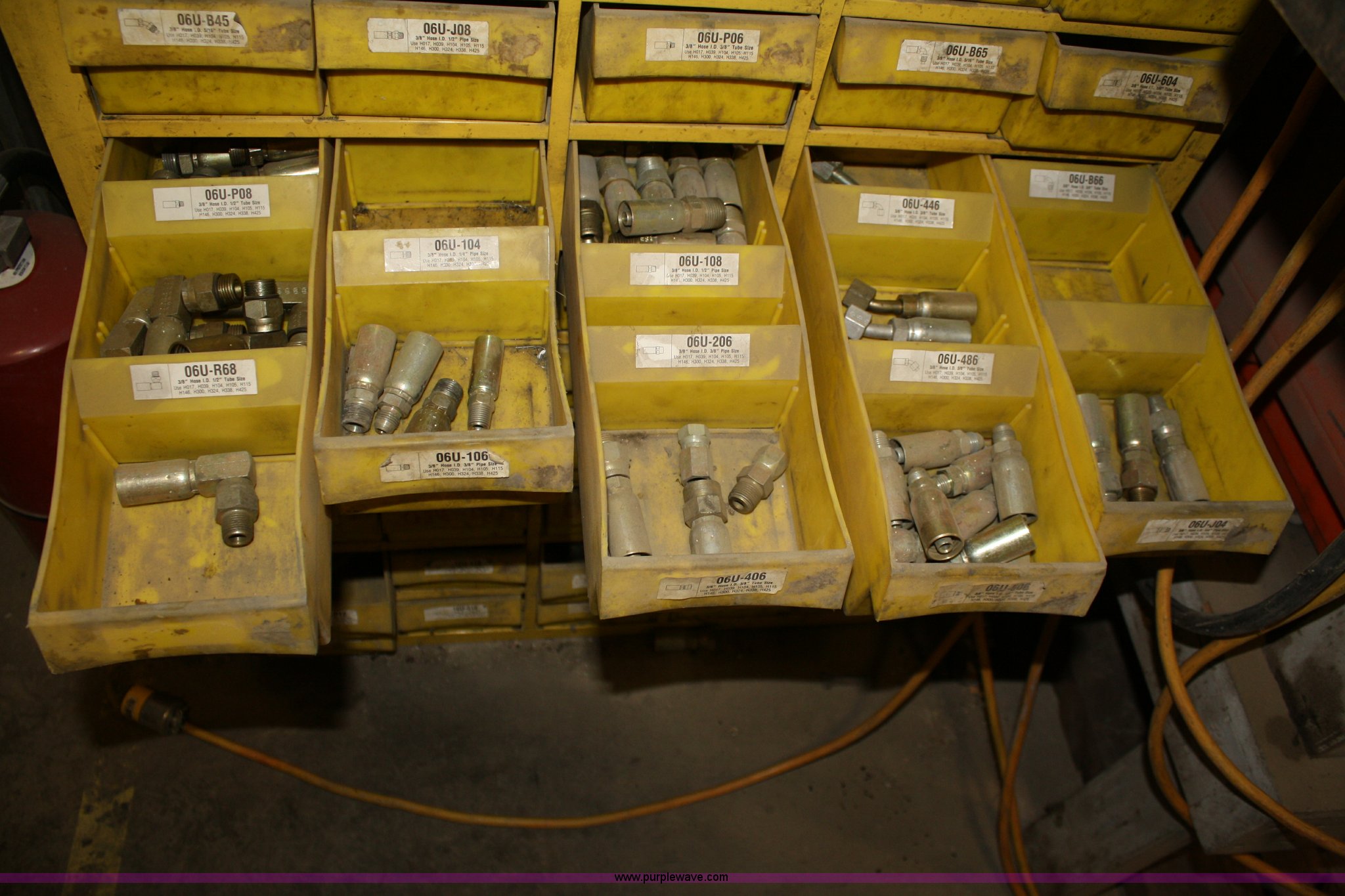 Weatherhead hydraulic hose fitting in Topeka, KS Item 2432