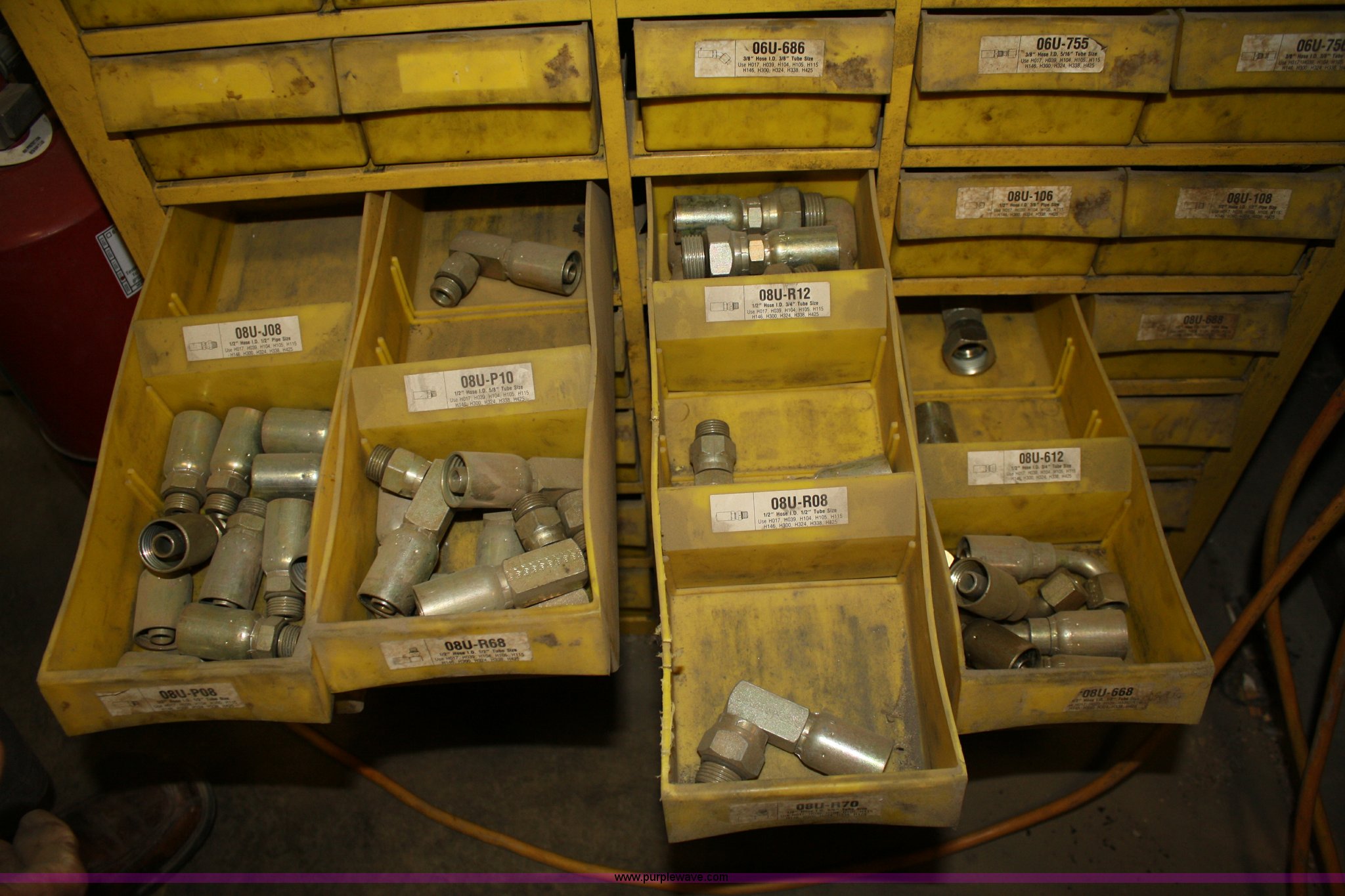 Weatherhead hydraulic hose fitting in Topeka, KS Item 2432