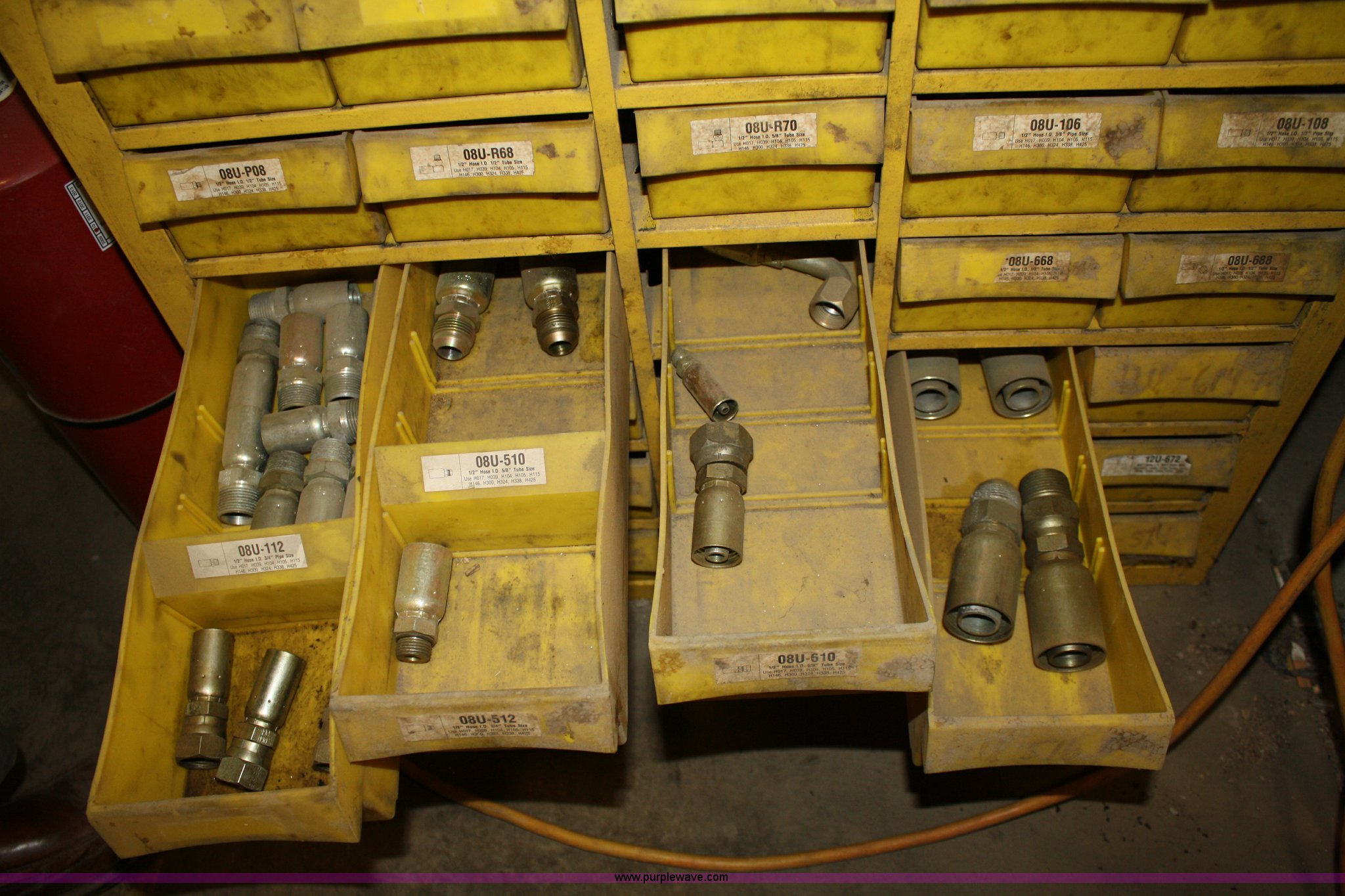 Weatherhead hydraulic hose fitting in Topeka, KS Item 2432