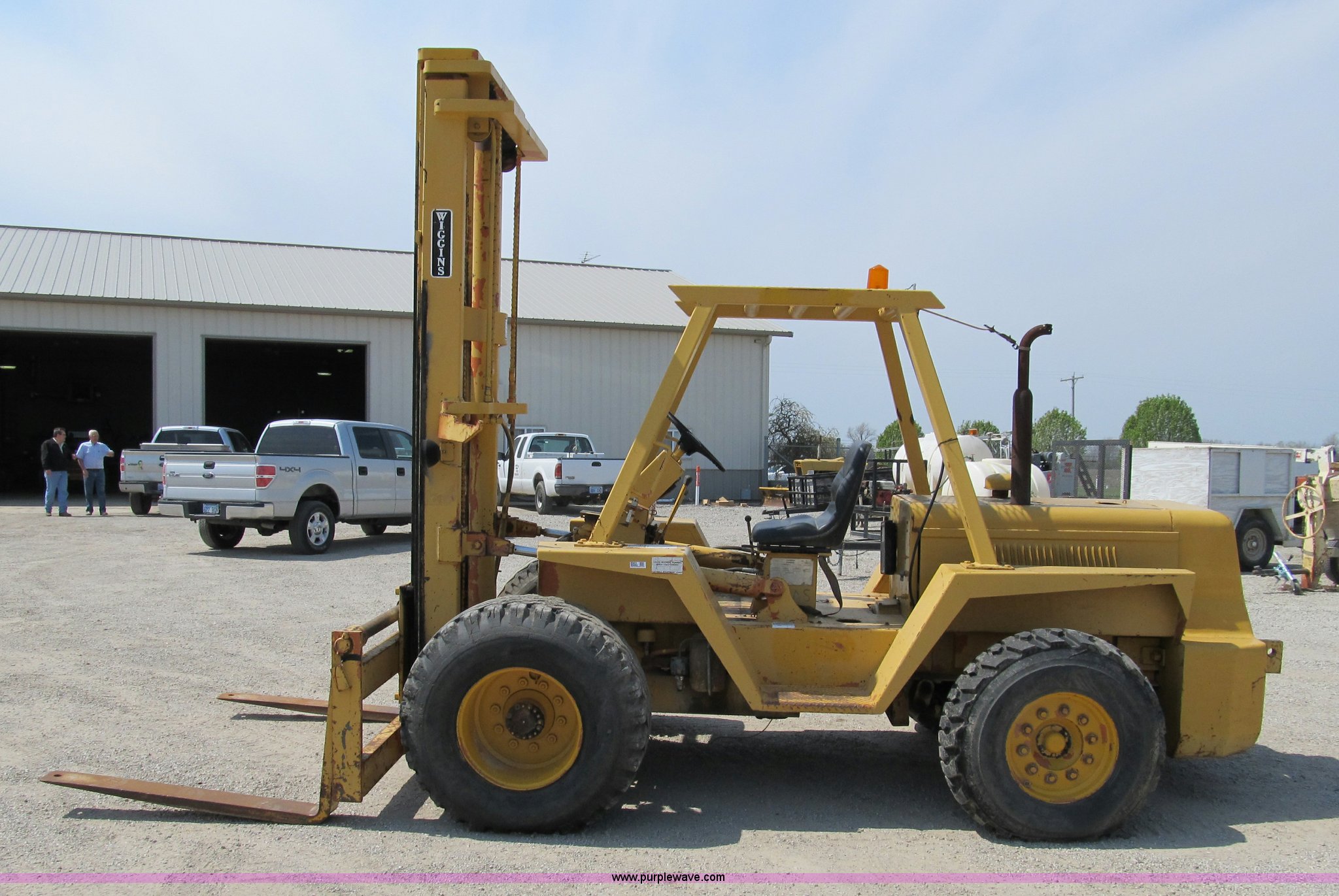 Wiggins forklift in Topeka, KS Item 8963 sold Purple Wave