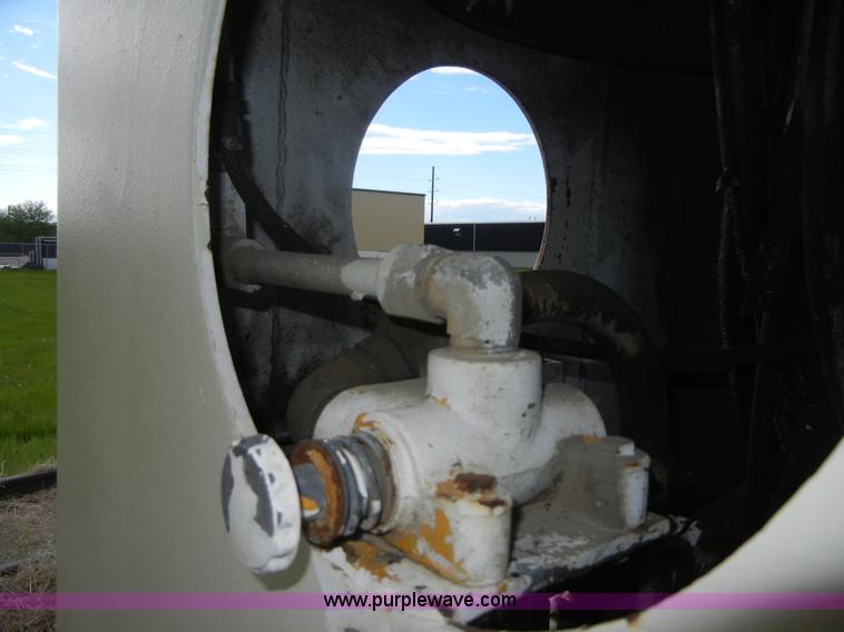 image for item 2218 1974 Ford 900 truck with crane