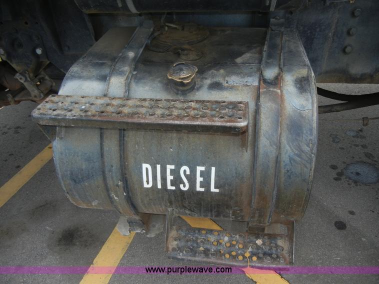 image for item 2218 1974 Ford 900 truck with crane