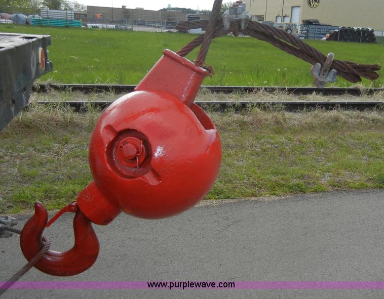 image for item 2218 1974 Ford 900 truck with crane