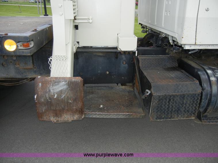 image for item 2218 1974 Ford 900 truck with crane