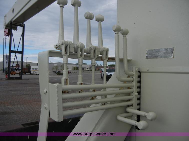 image for item 2218 1974 Ford 900 truck with crane