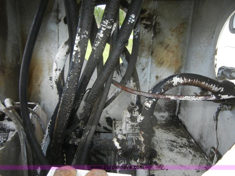 image for item 2218 1974 Ford 900 truck with crane