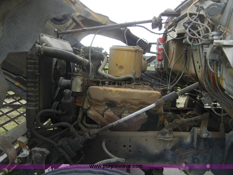 image for item 2218 1974 Ford 900 truck with crane