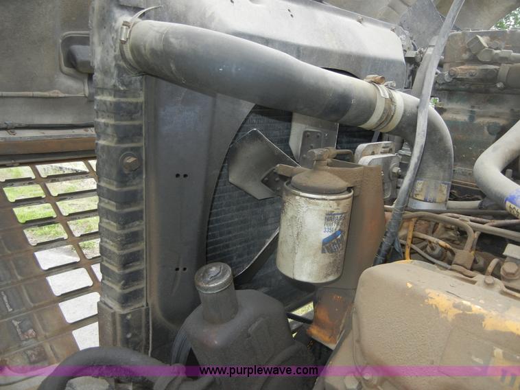 image for item 2218 1974 Ford 900 truck with crane