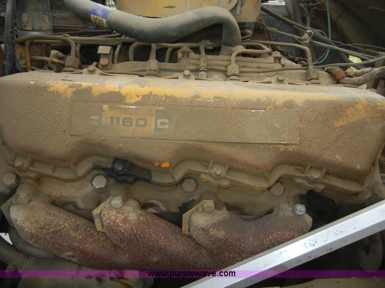 image for item 2218 1974 Ford 900 truck with crane