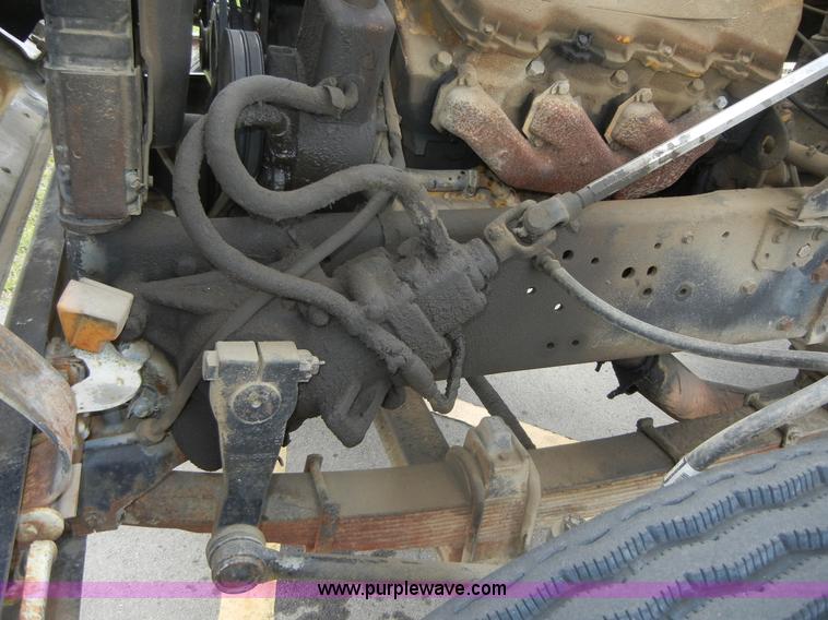 image for item 2218 1974 Ford 900 truck with crane