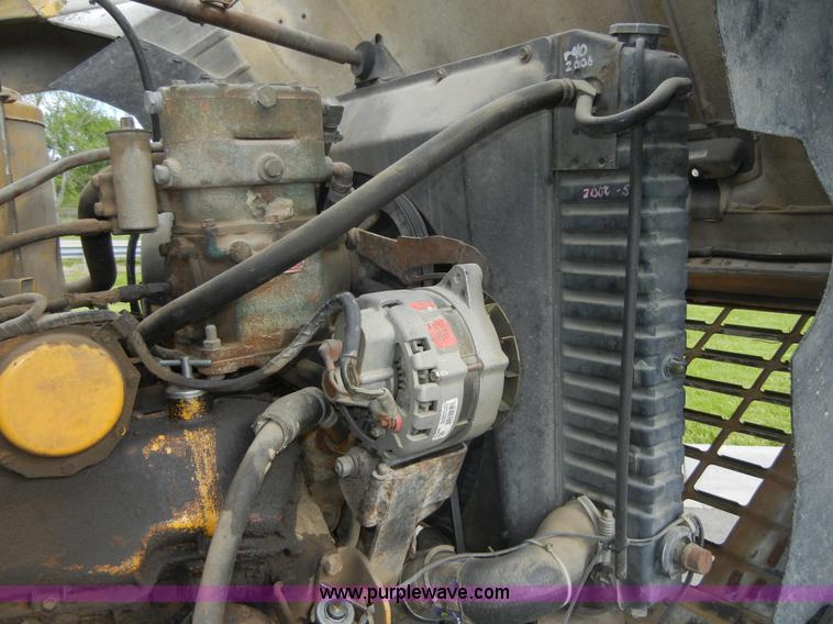 image for item 2218 1974 Ford 900 truck with crane