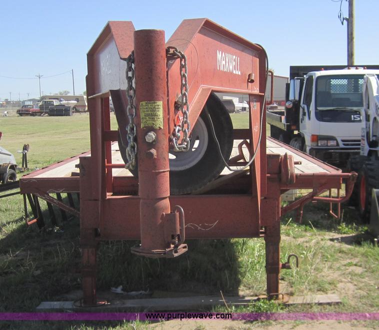 image for item 3081 2001 Maxwell goose neck trailer