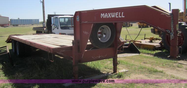 image for item 3081 2001 Maxwell goose neck trailer
