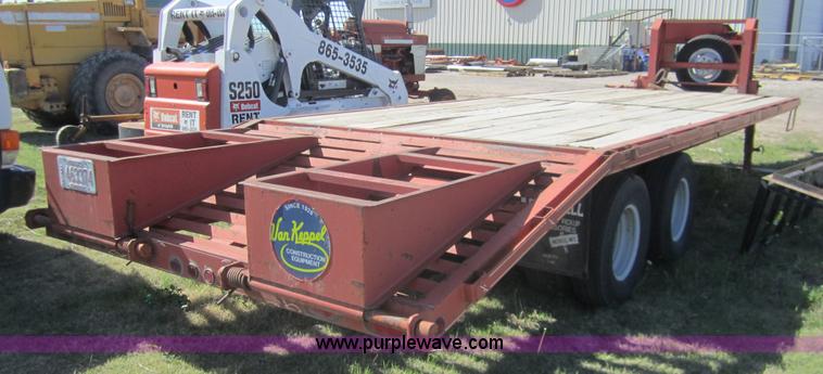 image for item 3081 2001 Maxwell goose neck trailer