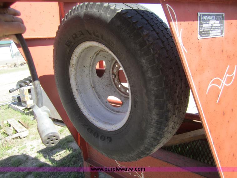 image for item 3081 2001 Maxwell goose neck trailer