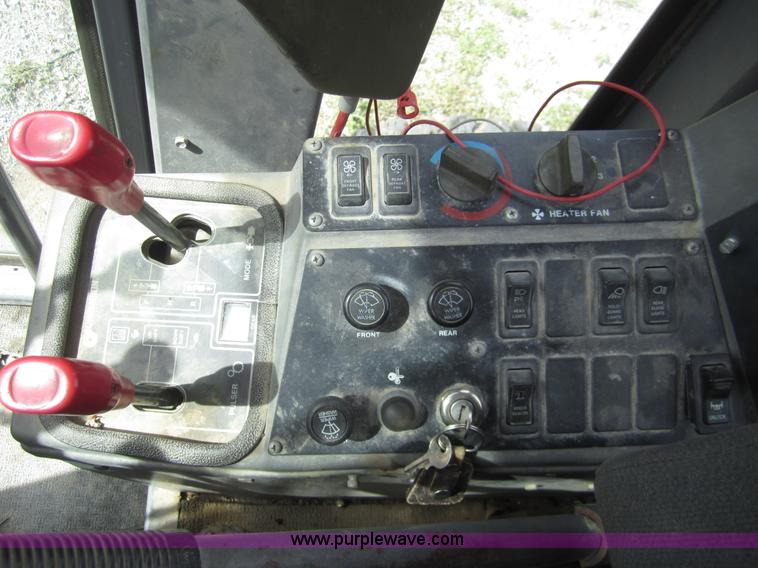 image for item 3082 1996 Champion 720A motor grader