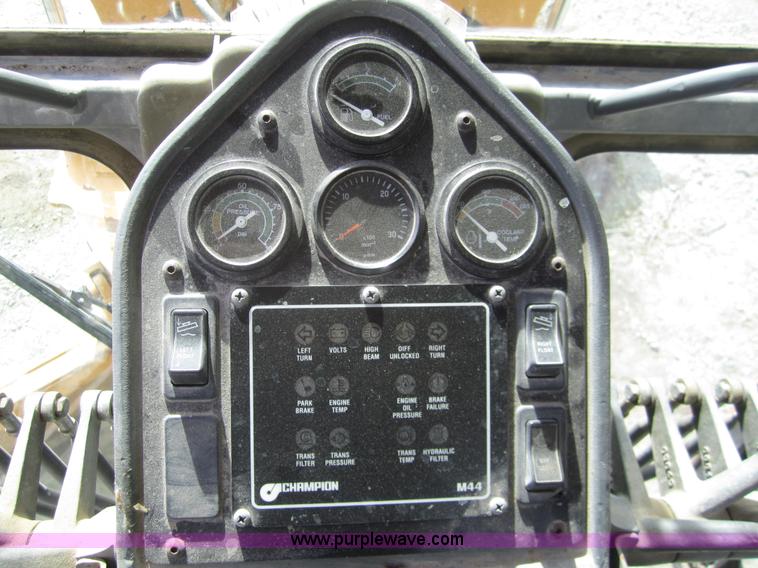 image for item 3082 1996 Champion 720A motor grader