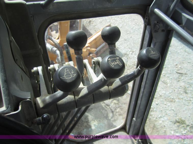 image for item 3082 1996 Champion 720A motor grader