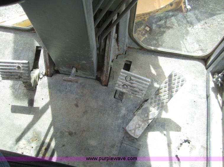 image for item 3082 1996 Champion 720A motor grader