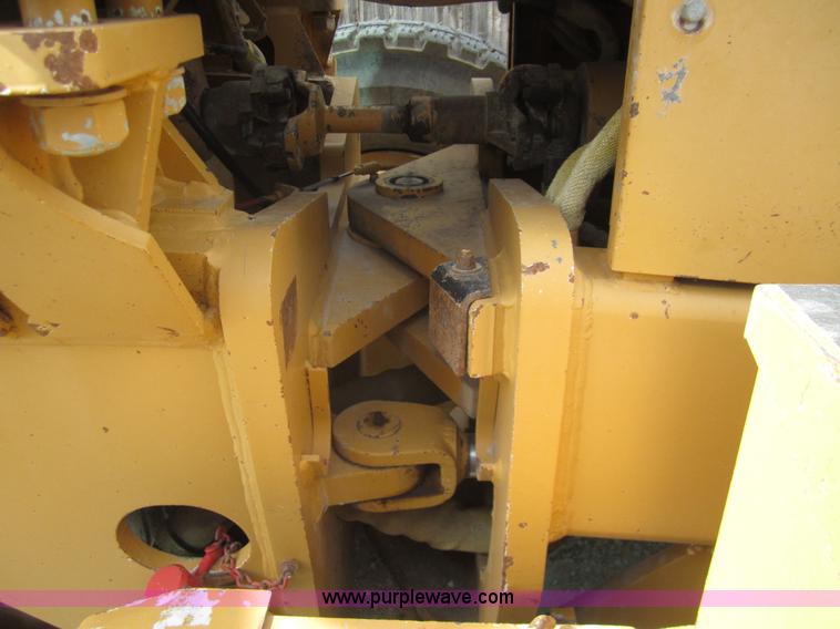 image for item 3082 1996 Champion 720A motor grader