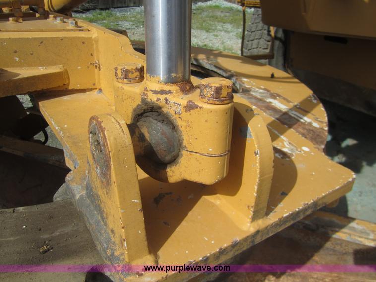image for item 3082 1996 Champion 720A motor grader