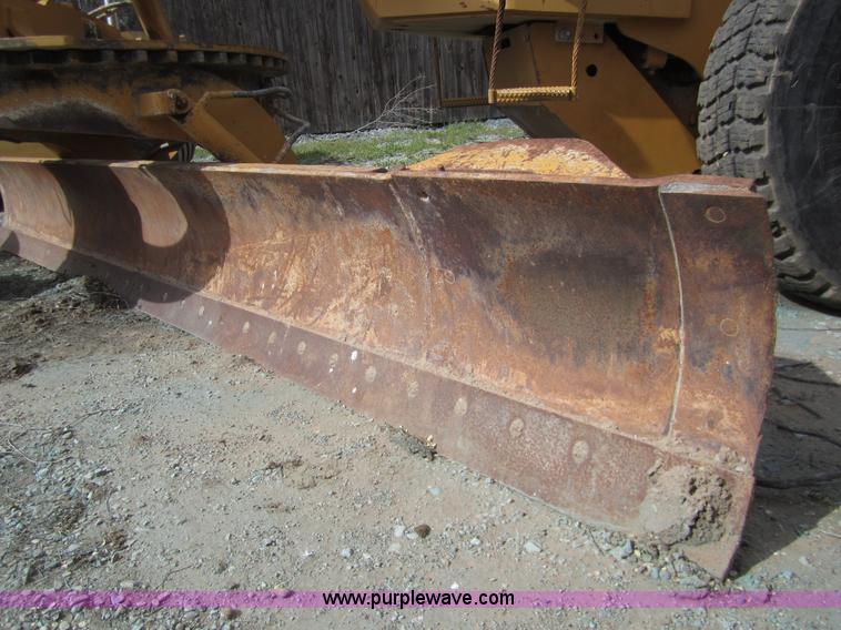 image for item 3082 1996 Champion 720A motor grader