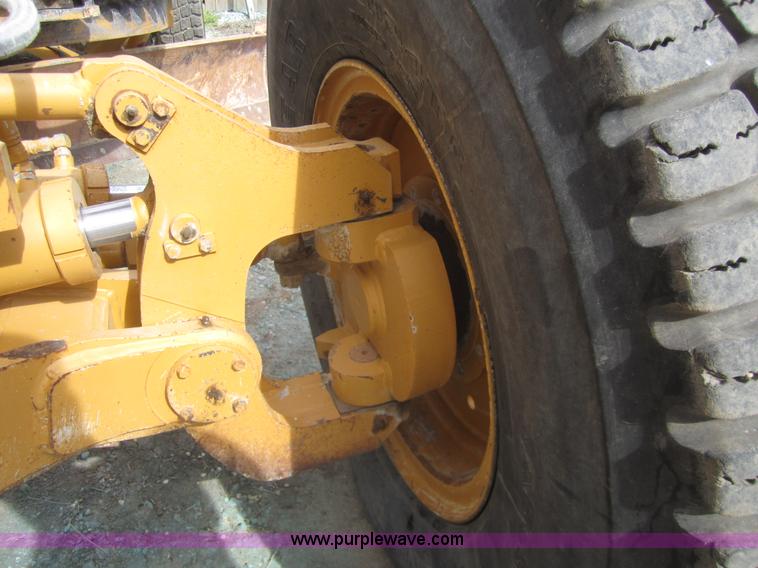 image for item 3082 1996 Champion 720A motor grader