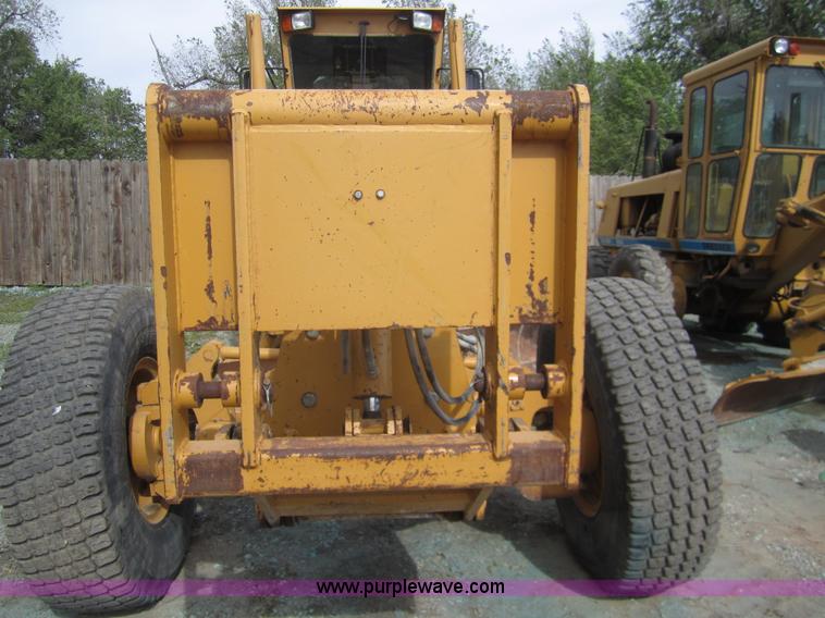 image for item 3082 1996 Champion 720A motor grader