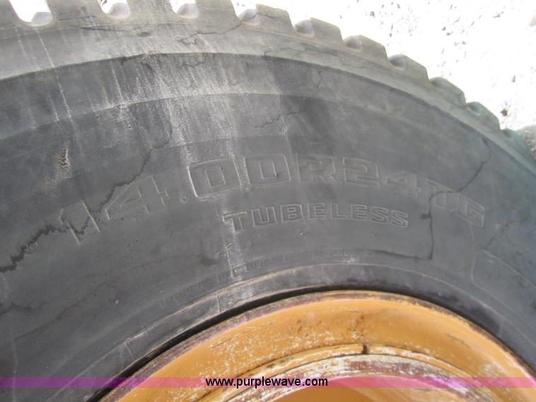 image for item 3082 1996 Champion 720A motor grader