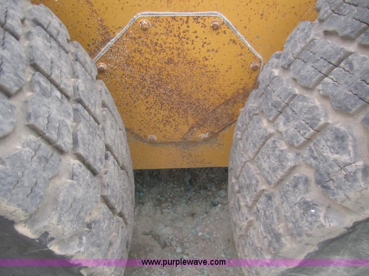 image for item 3082 1996 Champion 720A motor grader