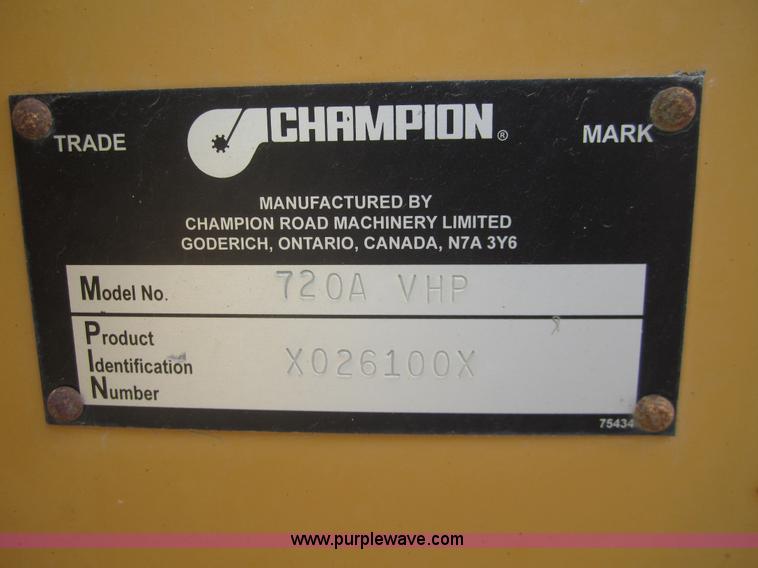 image for item 3082 1996 Champion 720A motor grader