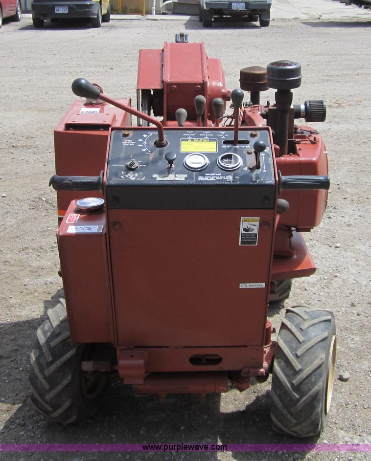 image for item 3861 Ditch Witch V252 cable plow