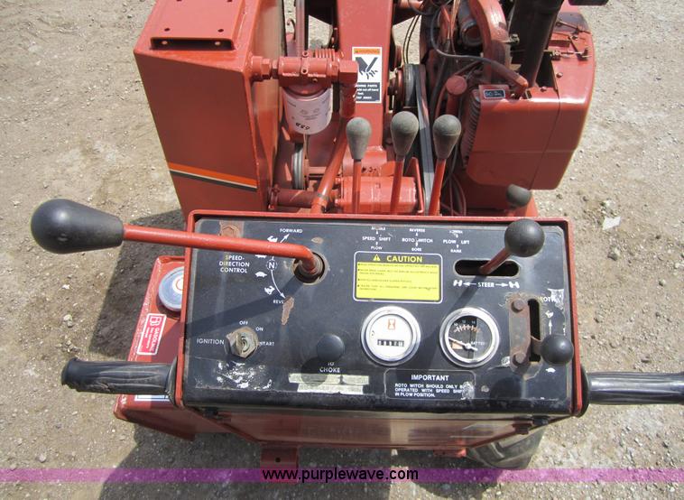 image for item 3861 Ditch Witch V252 cable plow