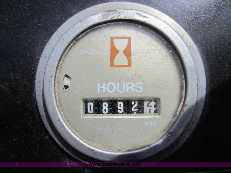 image for item 3861 Ditch Witch V252 cable plow