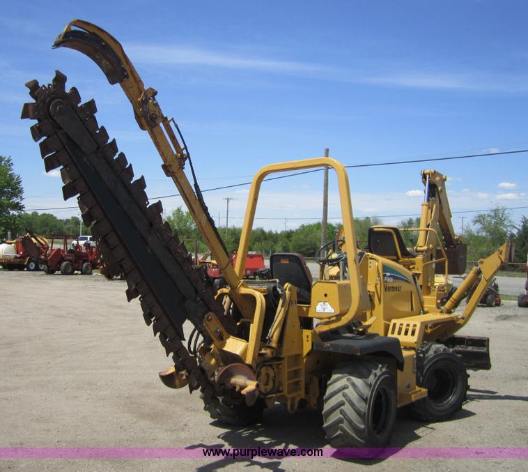 image for item 3864 2006 Vermeer RT650 trencher