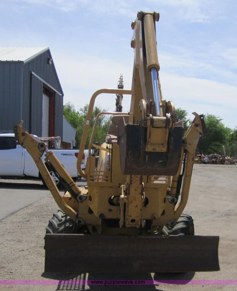 image for item 3864 2006 Vermeer RT650 trencher