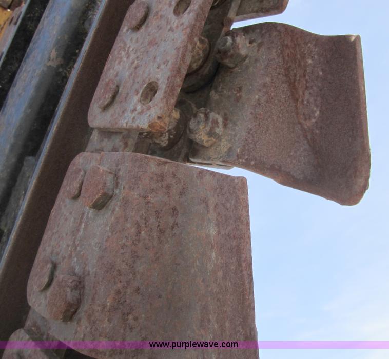 image for item 3864 2006 Vermeer RT650 trencher