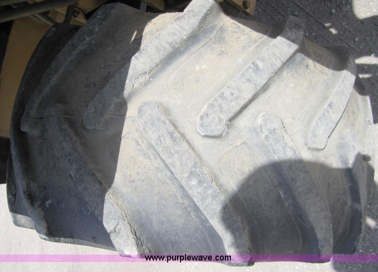 image for item 3864 2006 Vermeer RT650 trencher