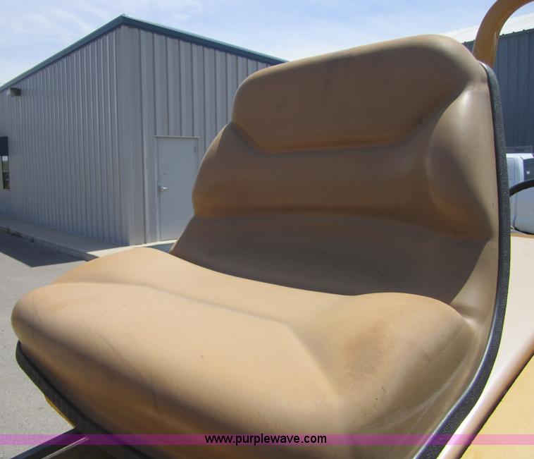 image for item 3864 2006 Vermeer RT650 trencher