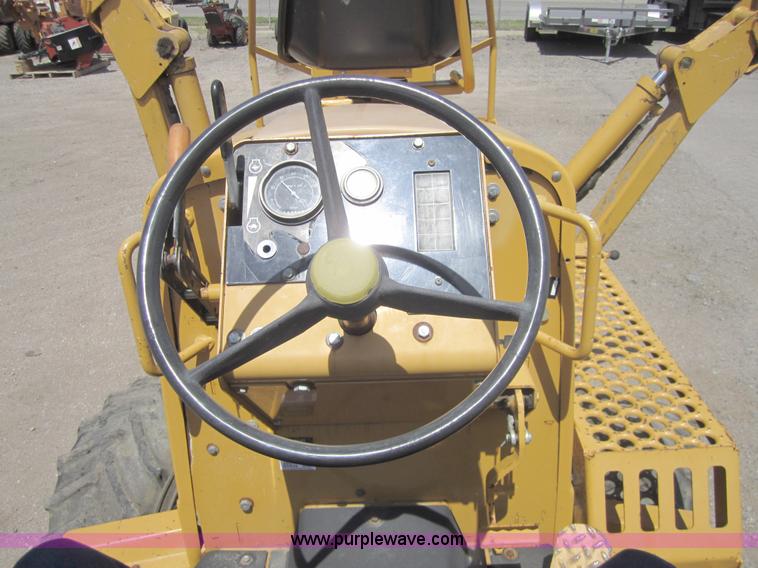 image for item 3864 2006 Vermeer RT650 trencher