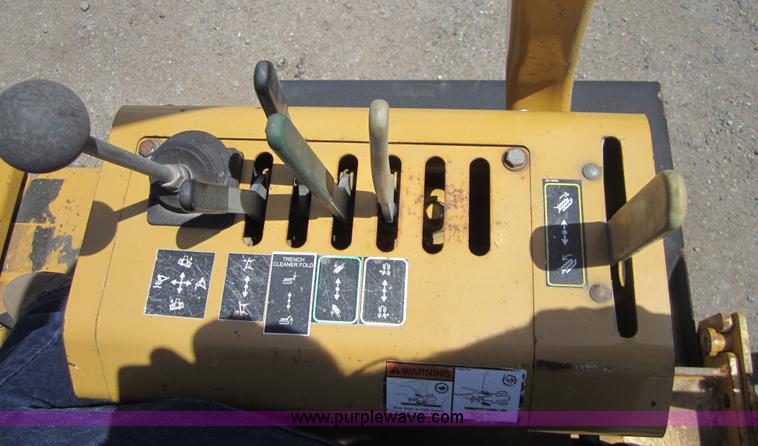 image for item 3864 2006 Vermeer RT650 trencher