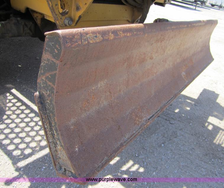 image for item 3864 2006 Vermeer RT650 trencher