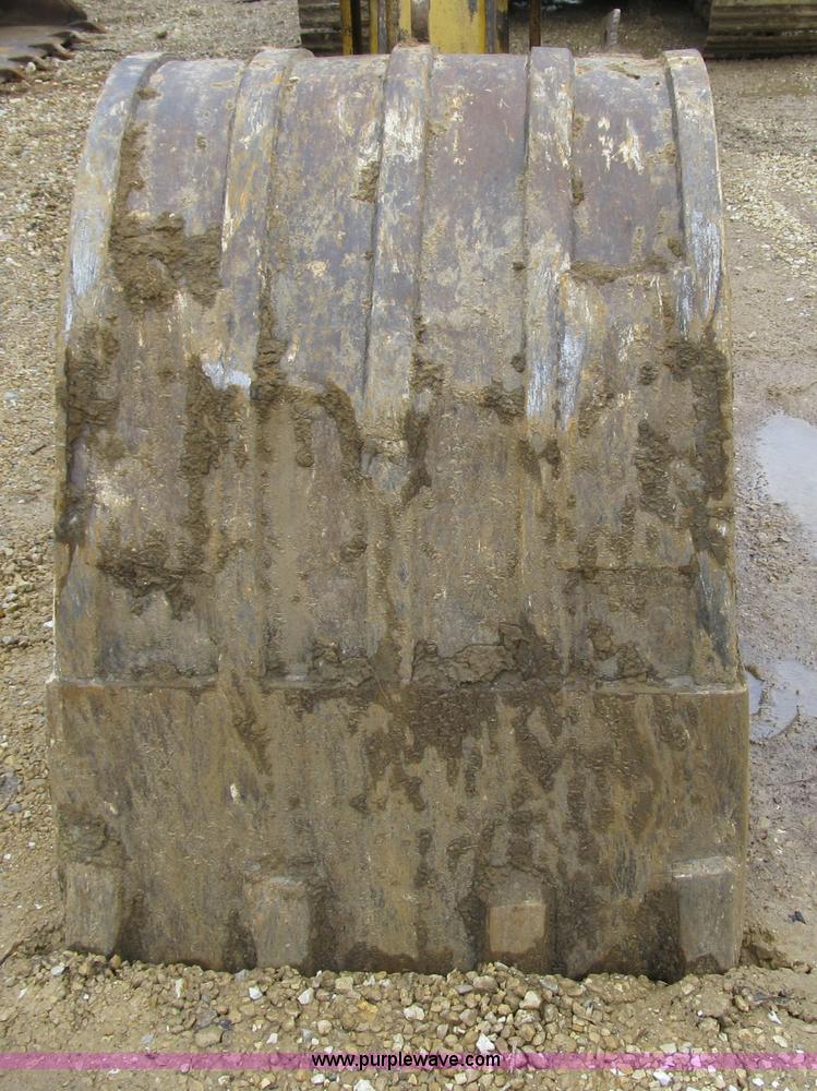 image for item 4103 1989 Caterpillar 215 excavator