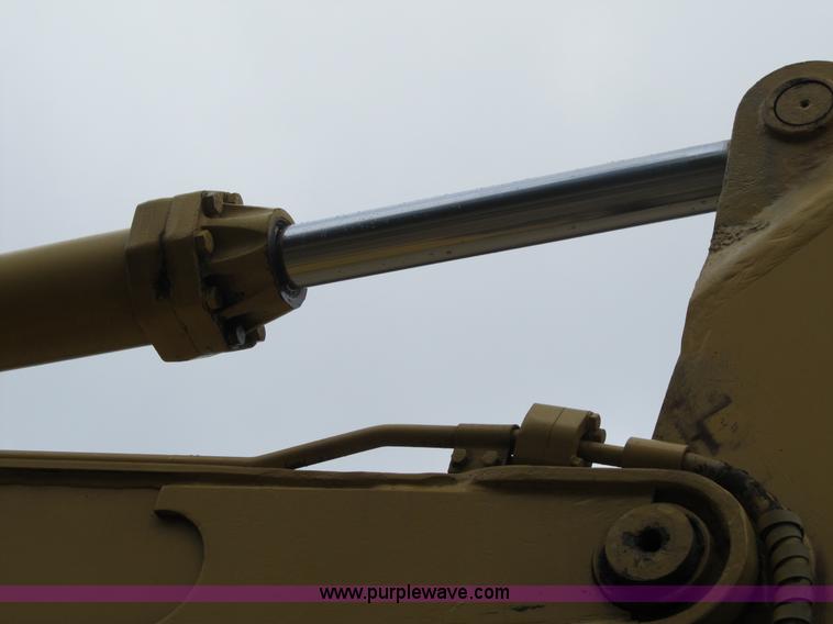 image for item 4103 1989 Caterpillar 215 excavator