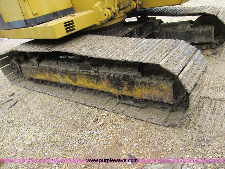 image for item 4103 1989 Caterpillar 215 excavator