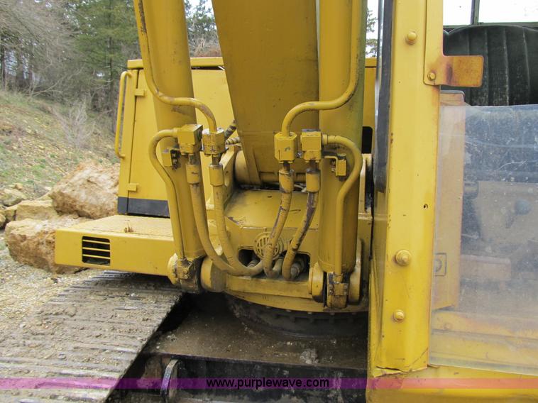 image for item 4103 1989 Caterpillar 215 excavator