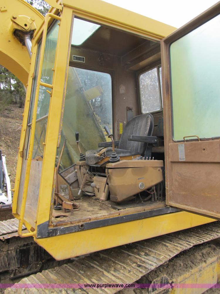 image for item 4103 1989 Caterpillar 215 excavator