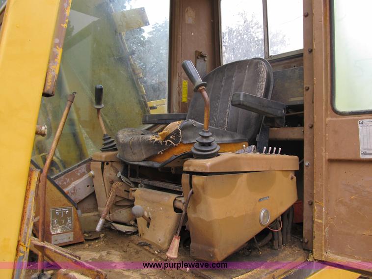 image for item 4103 1989 Caterpillar 215 excavator