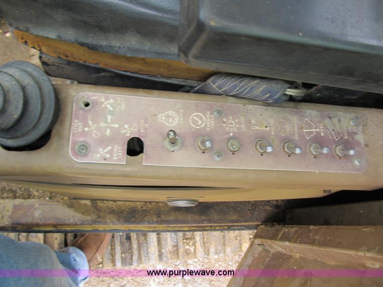 image for item 4103 1989 Caterpillar 215 excavator
