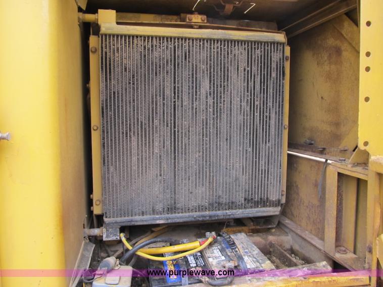 image for item 4103 1989 Caterpillar 215 excavator